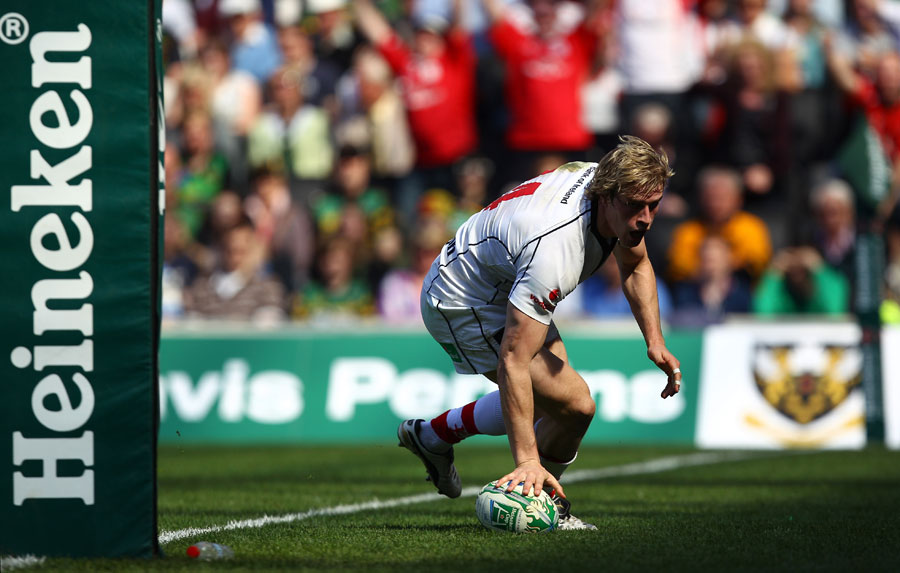 Ulster winger Andrew Trimble scores next to the posts
