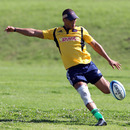 Stormers wing Gio Aplon clears the ball