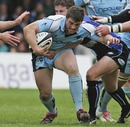 Worcester's Nick Runciman takes on the Bath defence