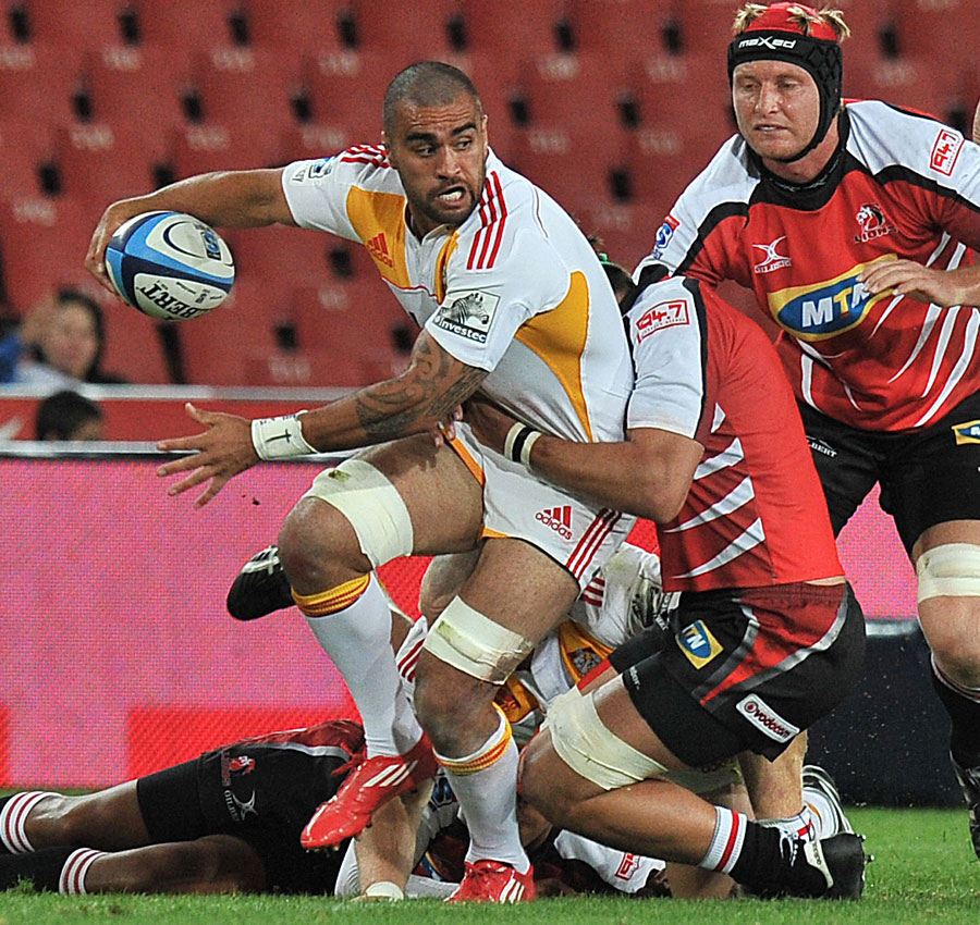 The Chiefs' Romana Graham looks for the offload