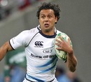 Leinster's Isa Nacewa exploits some space