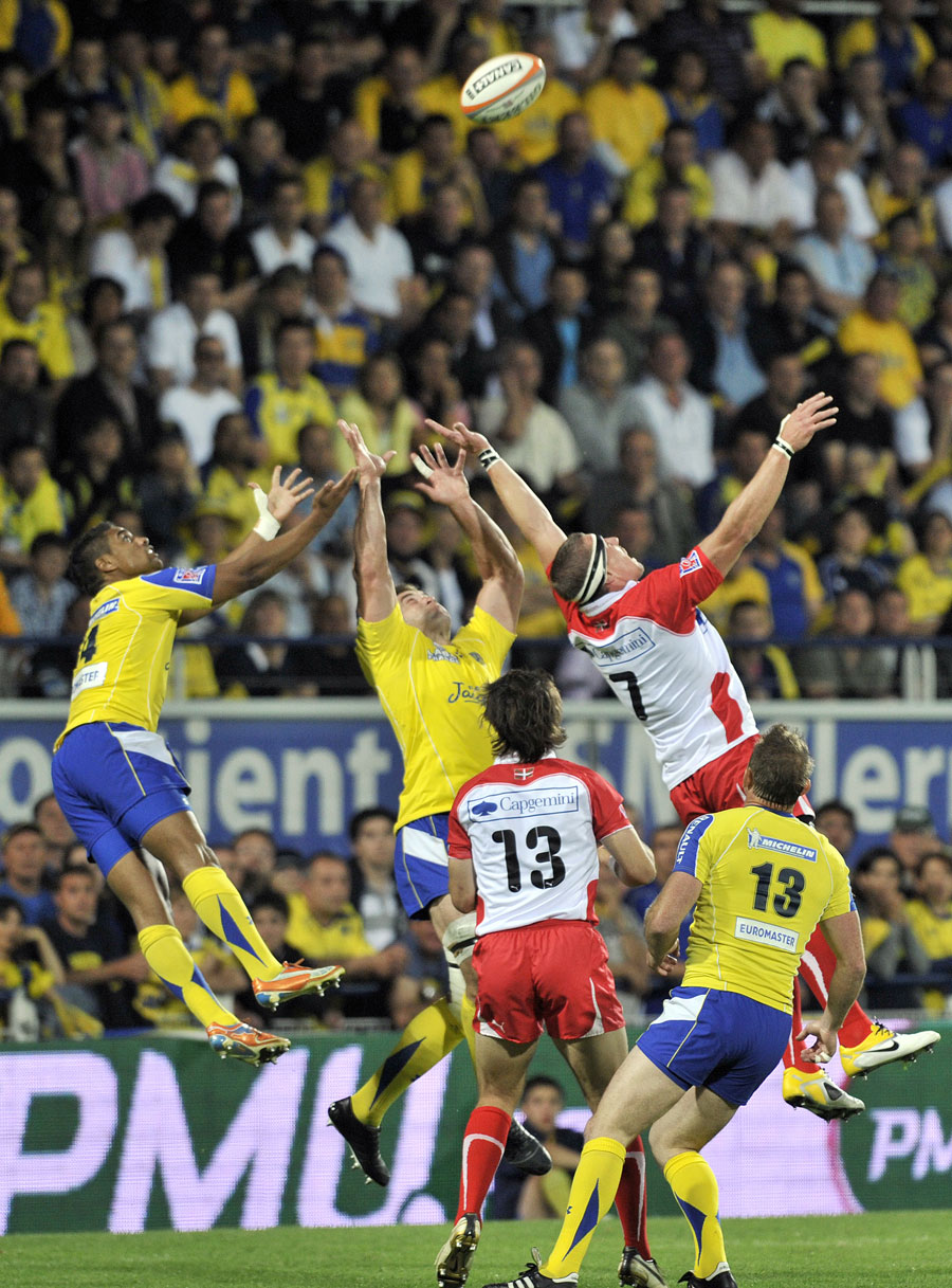 Clermont wing Wesley Fofana (left) rises to claim a high ball