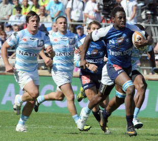 Montpellier's flanker Fulgence Ouedraogo bursts through against Racing Metro, Racing Metro v Montpellier, French Top 14 semi final, Velodrome Stadium, Marseille, France, May 28, 2011