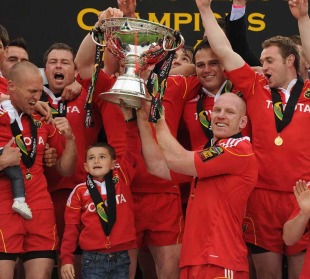 Munster's Paul O'Connell lifts the Magners League trophy, Munster v Leinster, Magners League Grand Final, Thomond Park, Limerick, Ireland, May 28, 2011