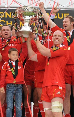 Munster's Paul O'Connell lifts the Magners League trophy, Munster v Leinster, Magners League Grand Final, Thomond Park, Limerick, Ireland, May 28, 2011
