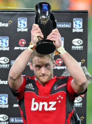 Crusaders captain Kieran Read lifts the New Zealand Conference Super Rugby trophy, Crusaders v Hurricanes, Super Rugby, Westpac Stadium, Wellington, New Zealand, June 18, 2011
