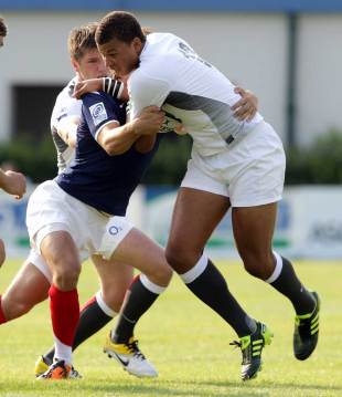 England's Guy Armitage looks to force an opening, England v France, IRB Junior World Championship, Stadio Comunale di Monigo, Treviso, Itsly, June 22, 2011