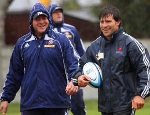 Schalk Brits catches up with Tiaan Liebenberg during Stormers training
