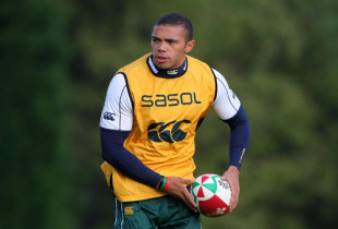 Springboks winger Bryan Habana passes the ball during South Africa Rugby Union training at the University of Glamorgan in Cardiff, Wales on November 3, 2008. 