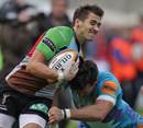 Quins' Ollie Lindsay-Hague takes on the Exeter defence