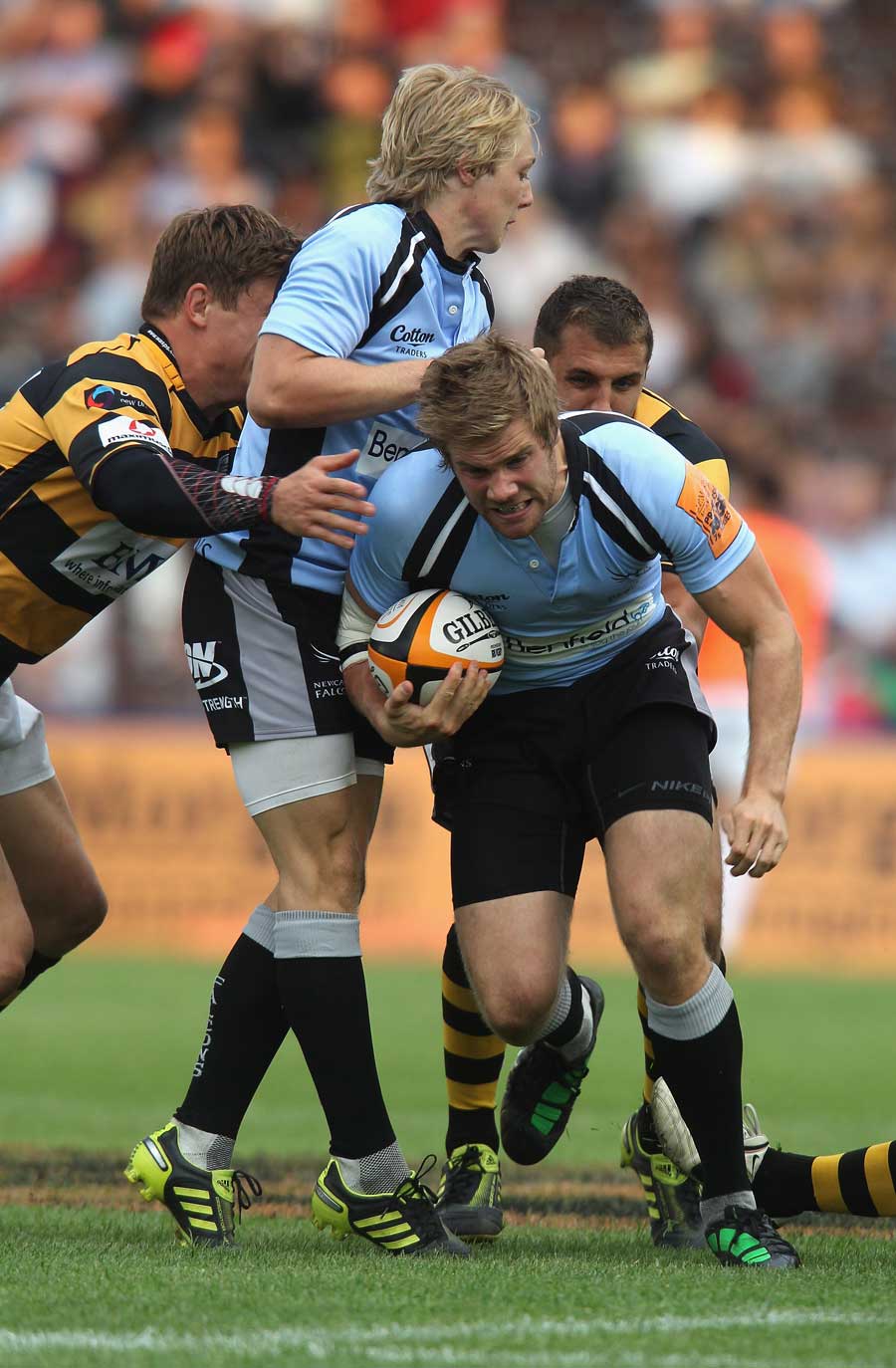 Newcastle's Luke Fielden breaks through the Wasps defence