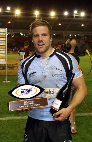 Newcastle's Luke Fielden is presented with his player of the round award, J.P Morgan Asset Management Sevens Series Final, Twickenham Stoop, England, August 5, 2011