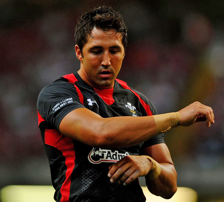 Wales centre Gavin Henson is forced off through injury