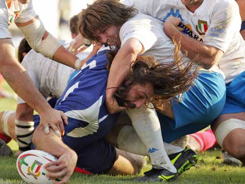Sebastien Chabal fights to ground the ball