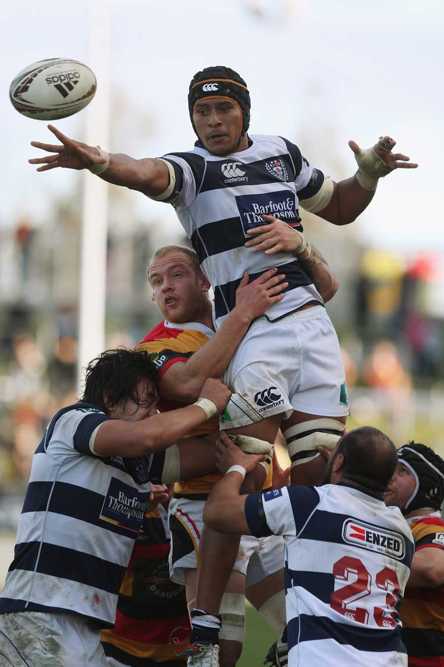 Auckland's Nathan Hughes wins the lineout