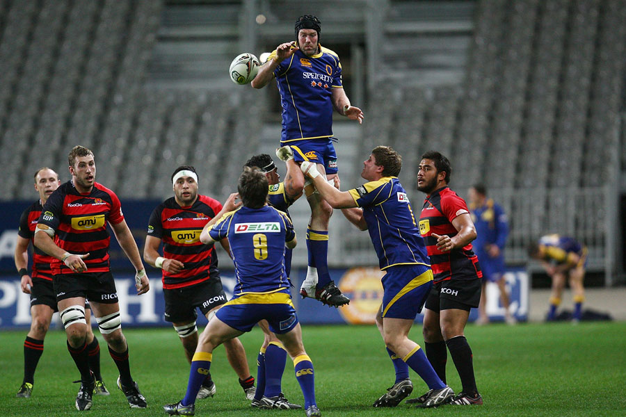 Otago's Tom Donnelly claims a lineout