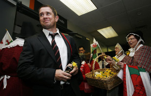 Wales' Shane Williams gets a warm welcome in readiness for RWC 2011, Wellington Airport, Wellington, New Zealand, September 2, 2011