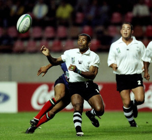 Fiji fly-half Waisale Serevi passes wide, Fiji v Namibia, World Cup 1999, Stade Mediterrannee, Beziers, France, October 1, 1999