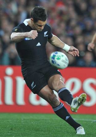 New Zealand's Dan Carter slots the opening penalty of the World Cup 