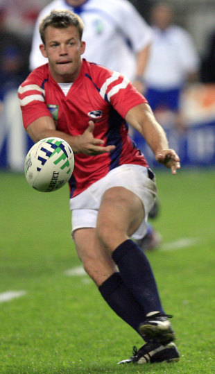 USA fly-half Mike Hercus passes the ball, USA v Samoa, Rugby World Cup 2007, Stade Geoffroy Guichard, Saint-Etienne, France, September 26, 2007