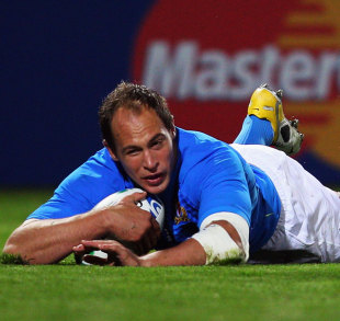 Sergio Parisse scores Italy's opening try against Russia, Italy v Russia, Trafalgar Park, Nelson, New Zealand, September 20, 2011