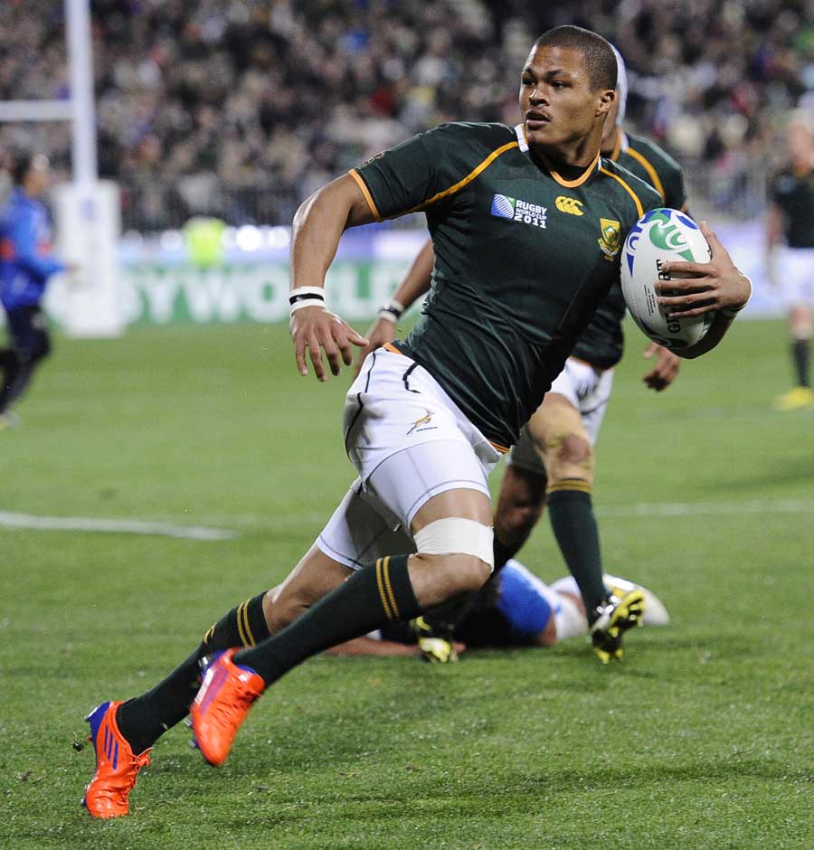 South Africa's Juan de Jongh grabs a try after only being on the field for seconds