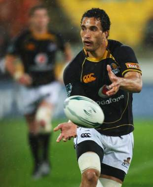 Tane Tu'ipulotu passes outside while playing for Wellington, the club from which he joine Newcastle Falcons in 2008. October 25 2008