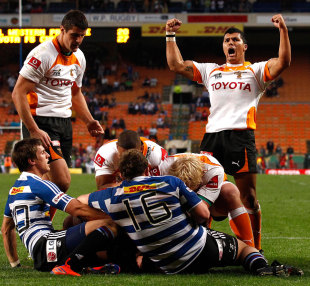 Tewis de Bruyn celebrates Coenie Oosthuizen's try for the Cheetahs, Western Province v Free State Cheetahs, Currie Cup, Newlands, Cape Town, South Africa, September 24, 2011

