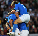 Italy celebrate Sergio Parisse's opening try