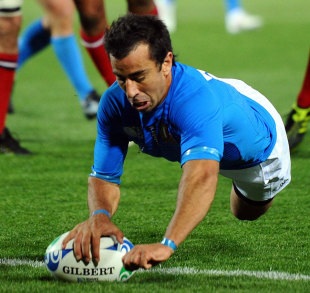 Italy fly-half Luciano Orquera dives over to score, Italy v United States, Rugby World Cup, Trafalgar Park, Nelson, New Zealand, September 27, 2011
