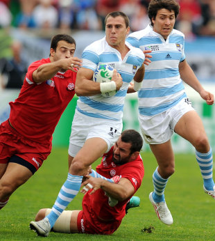 Argentina's Juan Jose Imhoff stretches the Georgia defence, Argentina v Georgia, Rugby World Cup, Arena Manawatu, Palmerston North, New Zealand, October 2, 2011