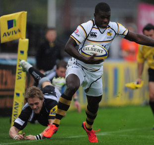 Christian Wade skips in at the corner for Wasps