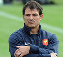 France coach Marc Lievremont casts an eye over his side