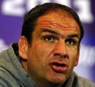 England manager Martin Johnson speaks at the team announcement for the quarter-final against France, team hotel, Auckland, New Zealand, October 6, 2011