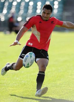 New Zealand fullback Mils Muliaina prepares to clear his lines during training, Auckland, New Zealand, October 7, 2011