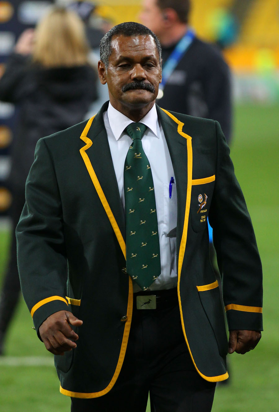 South Africa coach Peter de Villiers cuts a dejected figure