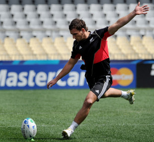 All Blacks fly-half Aaron Cruden practices his goal-kicking, New Zealand training session, Rugby World Cup, Auckland, New Zealand, October 14, 2011