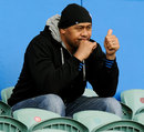 All Blacks legend Jonah Lomu gives a thumbs up