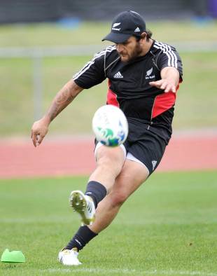 All Blacks scrum-half Piri Weepu kicks for goal, New Zealand captain's run, Auckland, New Zealand, October 22, 2011