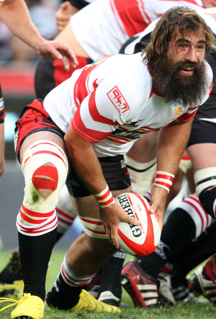 The Golden Lions' Joshua Strauss looks for support