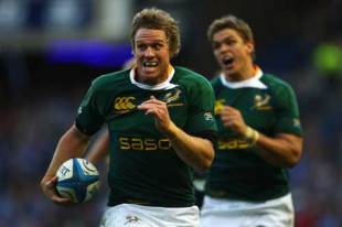 Jean De Villiers breaks clear during South Africa's 14-10 victory over Scotland at Murrayfield, November 15 2008