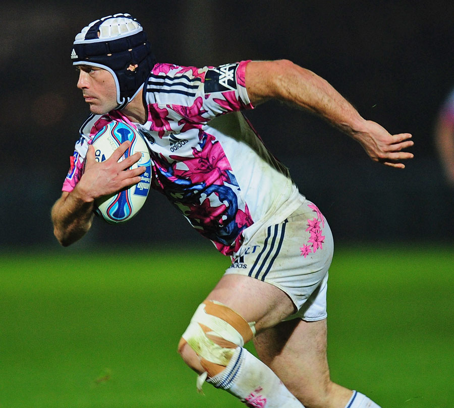 Stade Francais' Felipe Contepomi takes the attack to Worcester