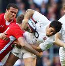 England's Brad Barritt tries to get across the gainline