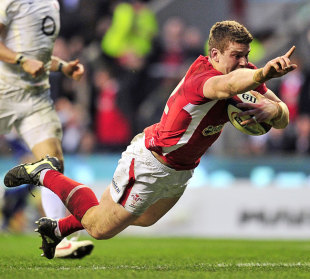 Wales' Scott Williams touches down for a try, England v Wales, Six Nations, Twickenham, England, February 25, 2012