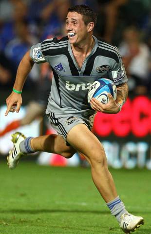TJ Perenara runs in a try, Western Force v Hurricanes, Super Rugby, Nib Stadium, Perth, March 9, 2012