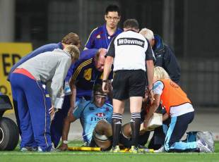 Waratahs flanker Pat McCutcheon receives treatment, Highlanders v Waratahs, Super Rugby, Forsyth Barr Stadium, Dunedin, March 10, 2012