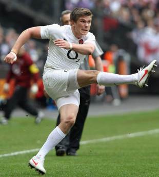 Owen Farrell goes for the posts, France v England, Six Nations, Stade de France, Paris, France, March 11, 2012