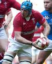 Justin Tipuric looks to offload under pressure