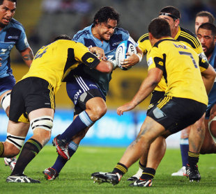The Blues' Piri Weepu takes on the Hurricanes' defence, Blues v Hurricanes, Super Rugby, Eden Park, Auckland, New Zealand, March 23, 2012