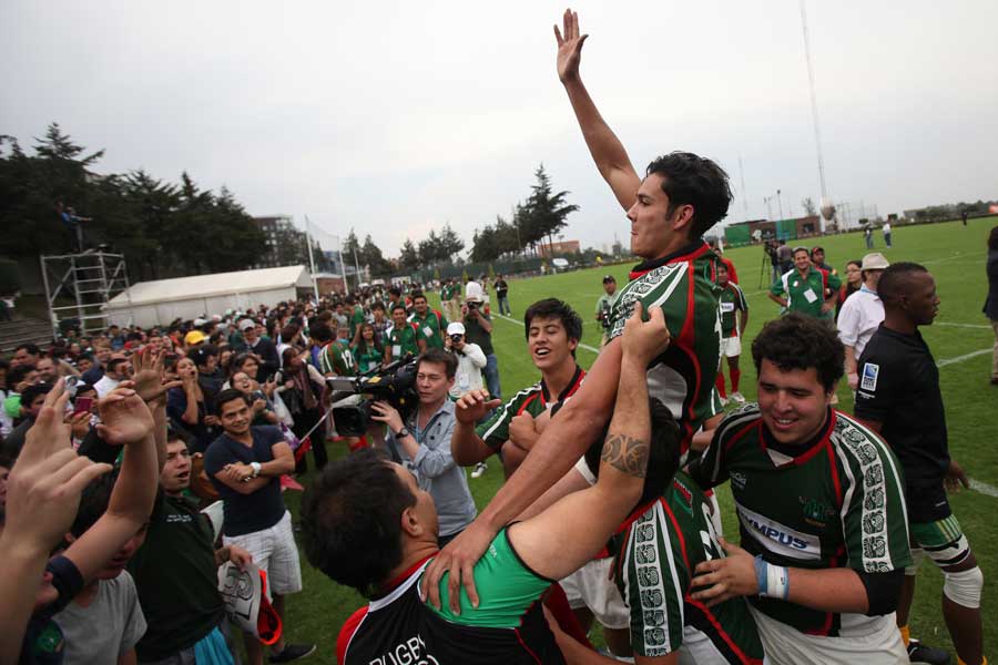 Mexico's Pascal Nadar salutes a record crowd
